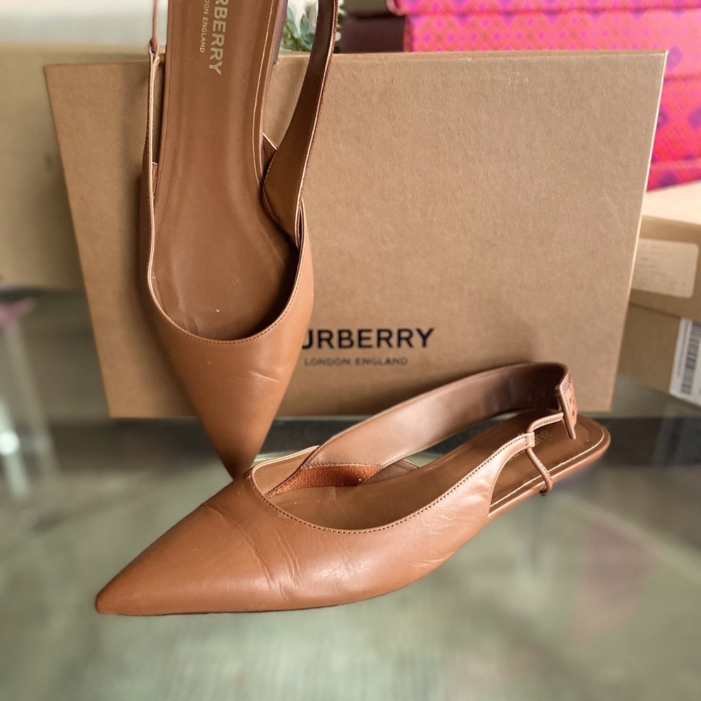 Burberry flats w sling back